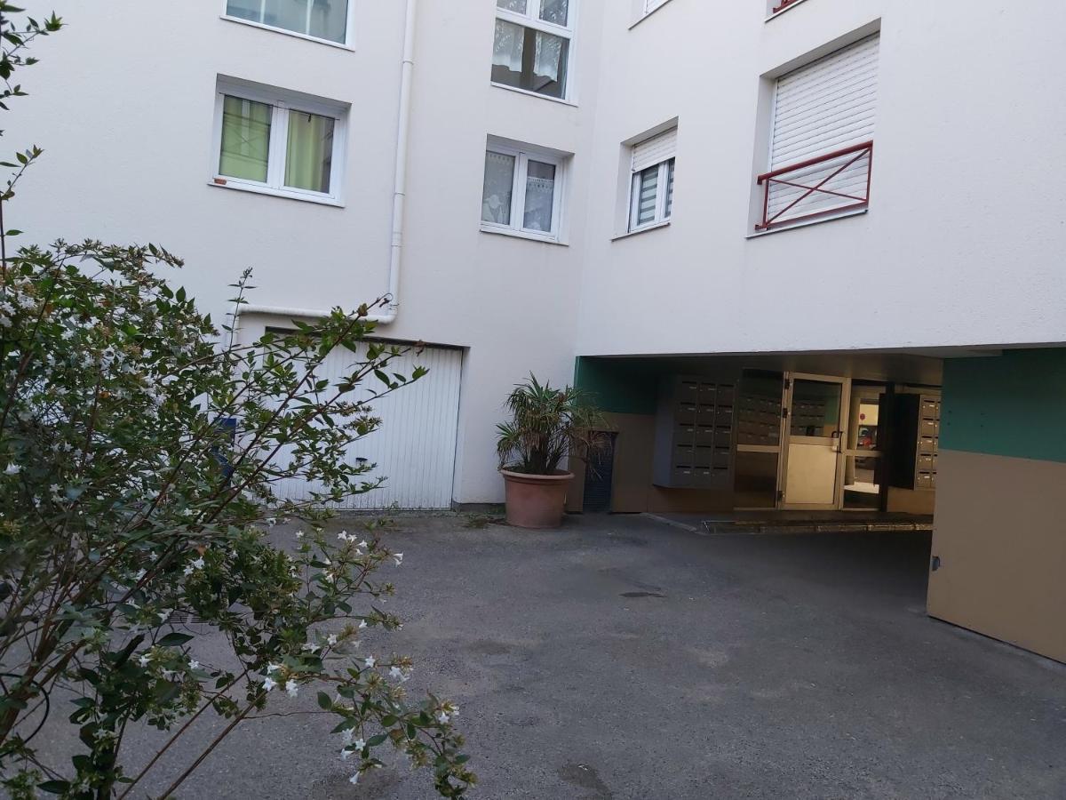 T2 Parking A Reserver Wi-Fi 10' A Pied Du Port Vannes Eksteriør bilde